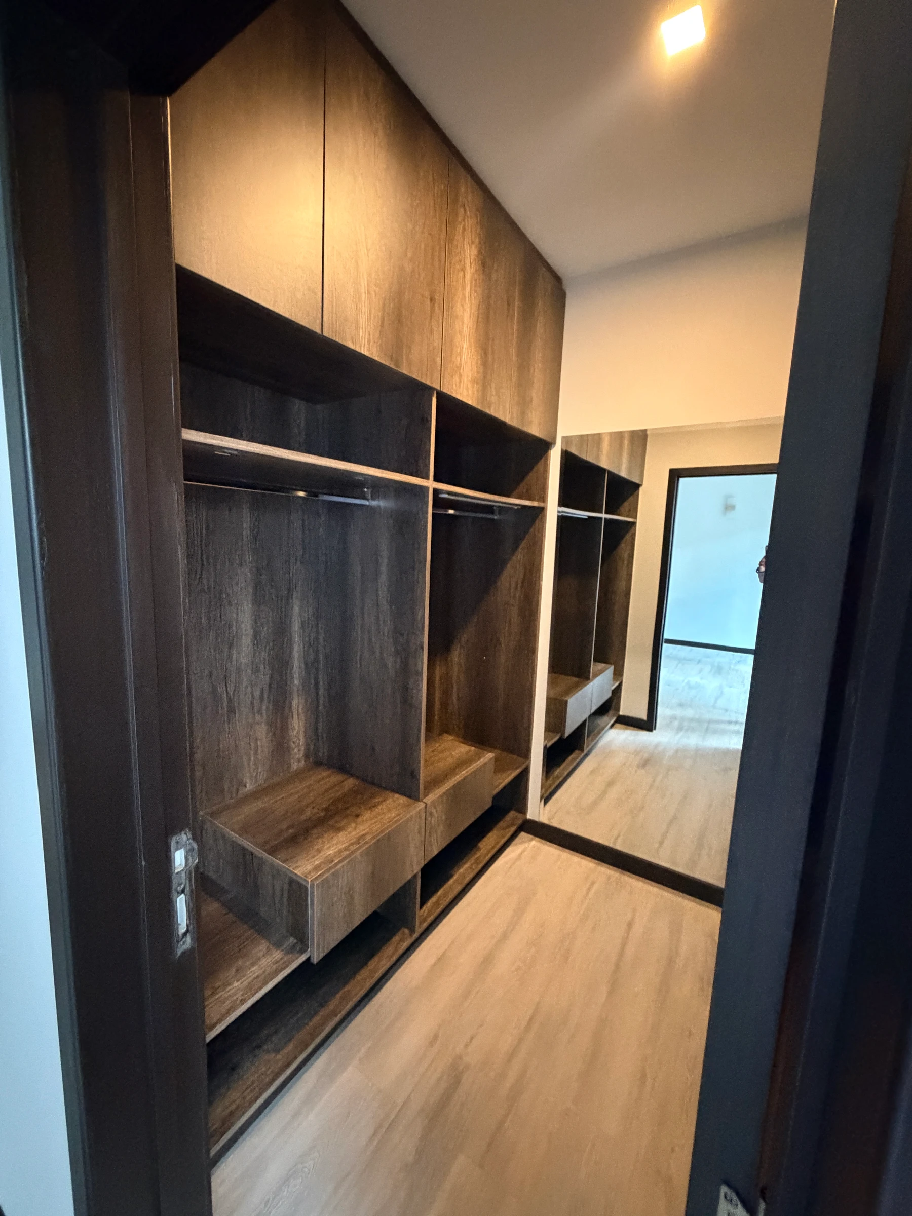 Spacious 3-Bedroom Apartment + DSQ for Rent in Riverside